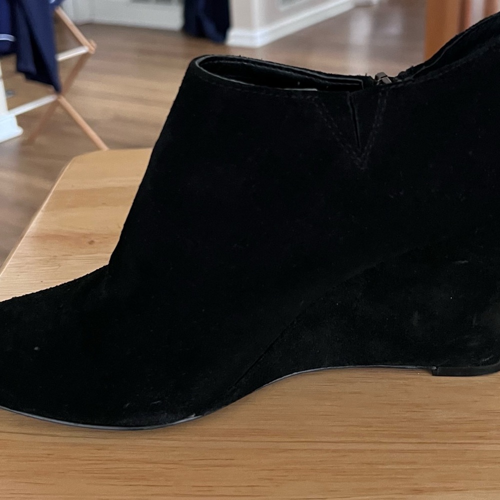 Vinco Camuto booties